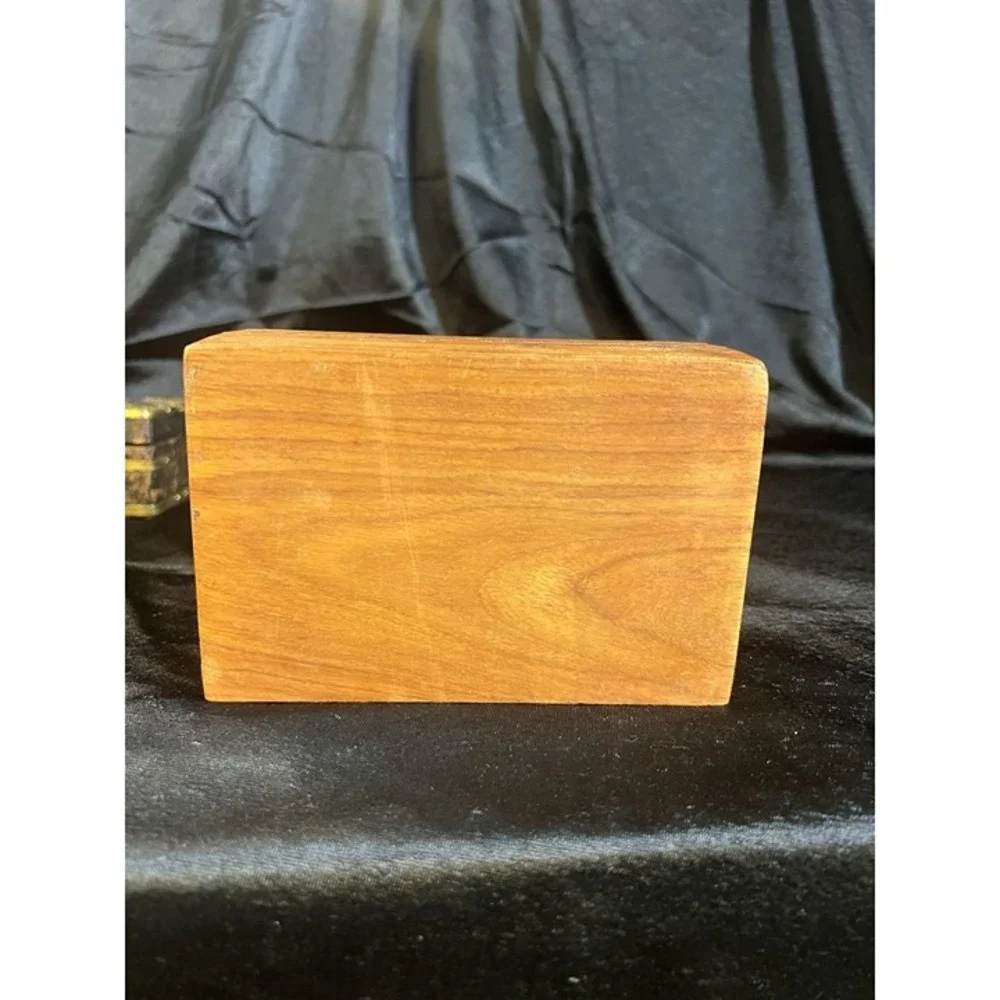 VTG PIERCED WOOD TRINKET BOX 6 x 4 x 2.5‎ (2191)